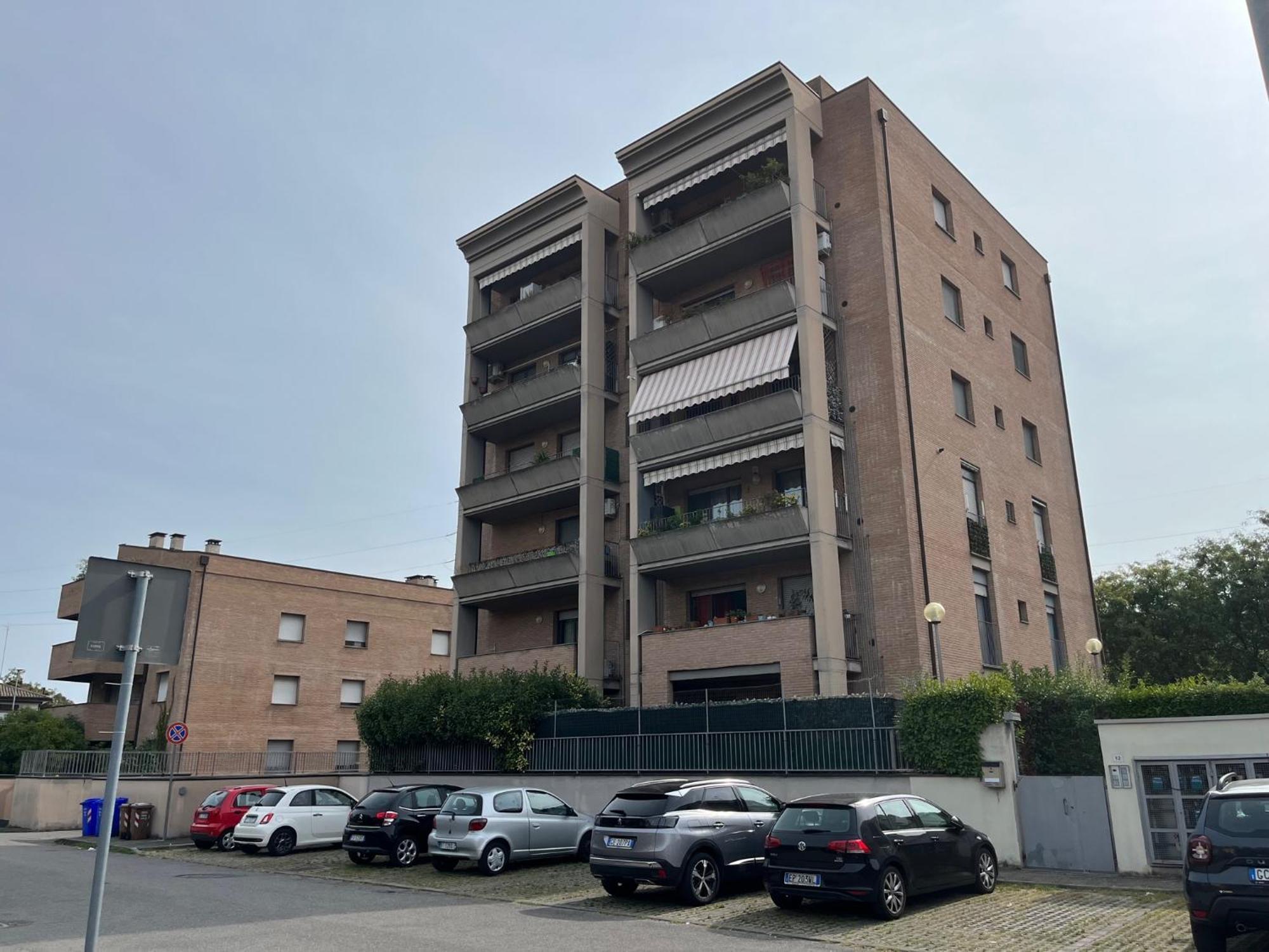 Lovely Apartment Parma Buitenkant foto